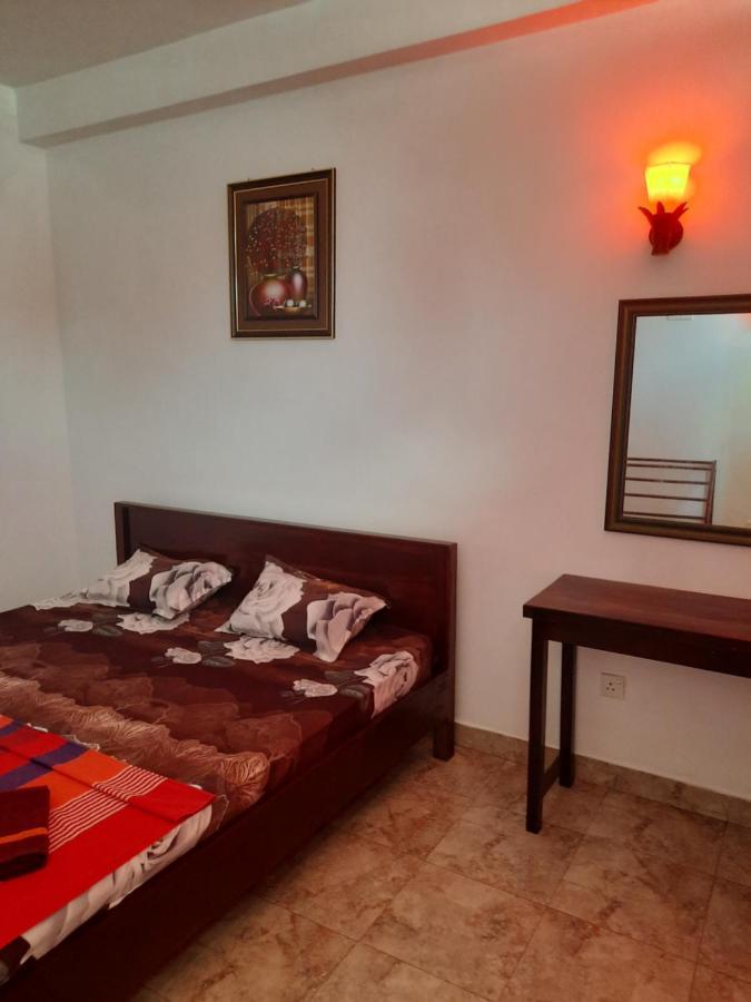 White Surfing Beach Resort Unawatuna Dış mekan fotoğraf