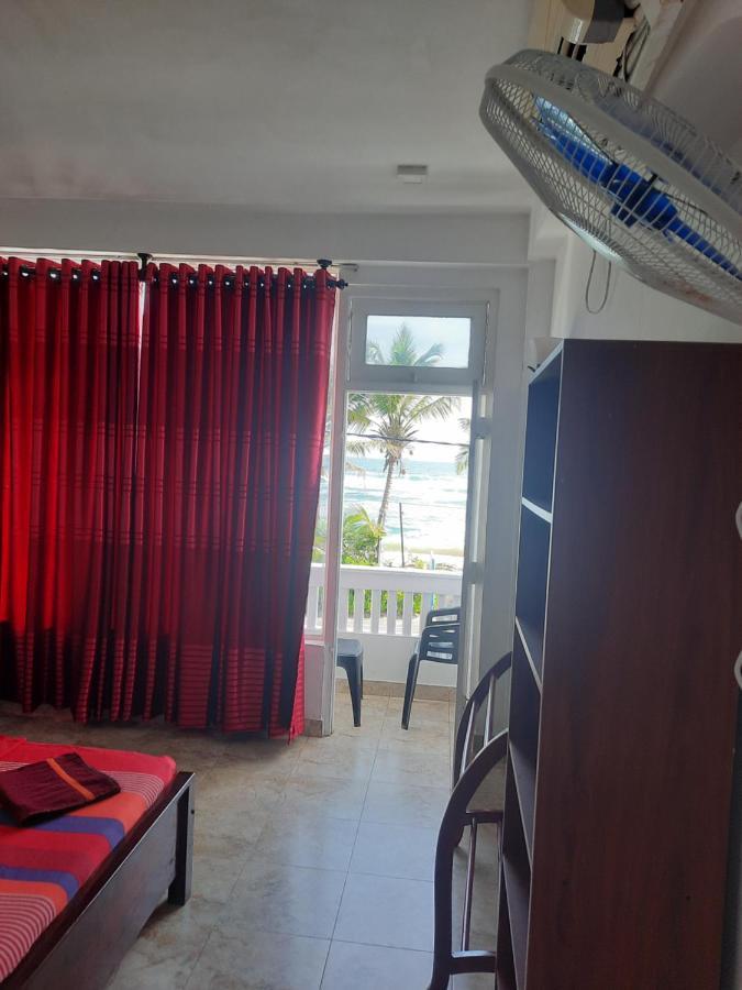 White Surfing Beach Resort Unawatuna Dış mekan fotoğraf