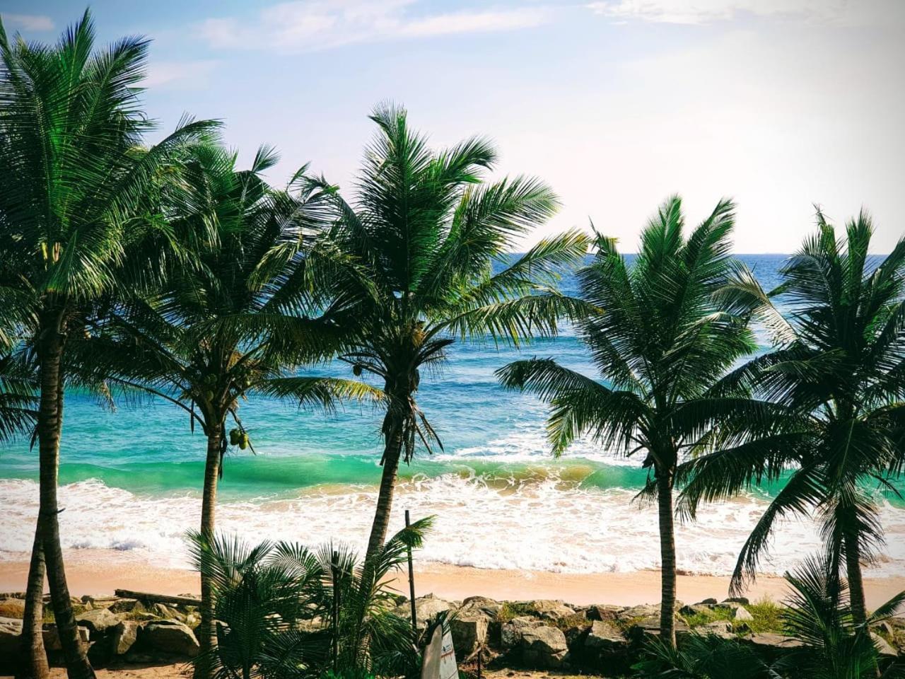 White Surfing Beach Resort Unawatuna Dış mekan fotoğraf