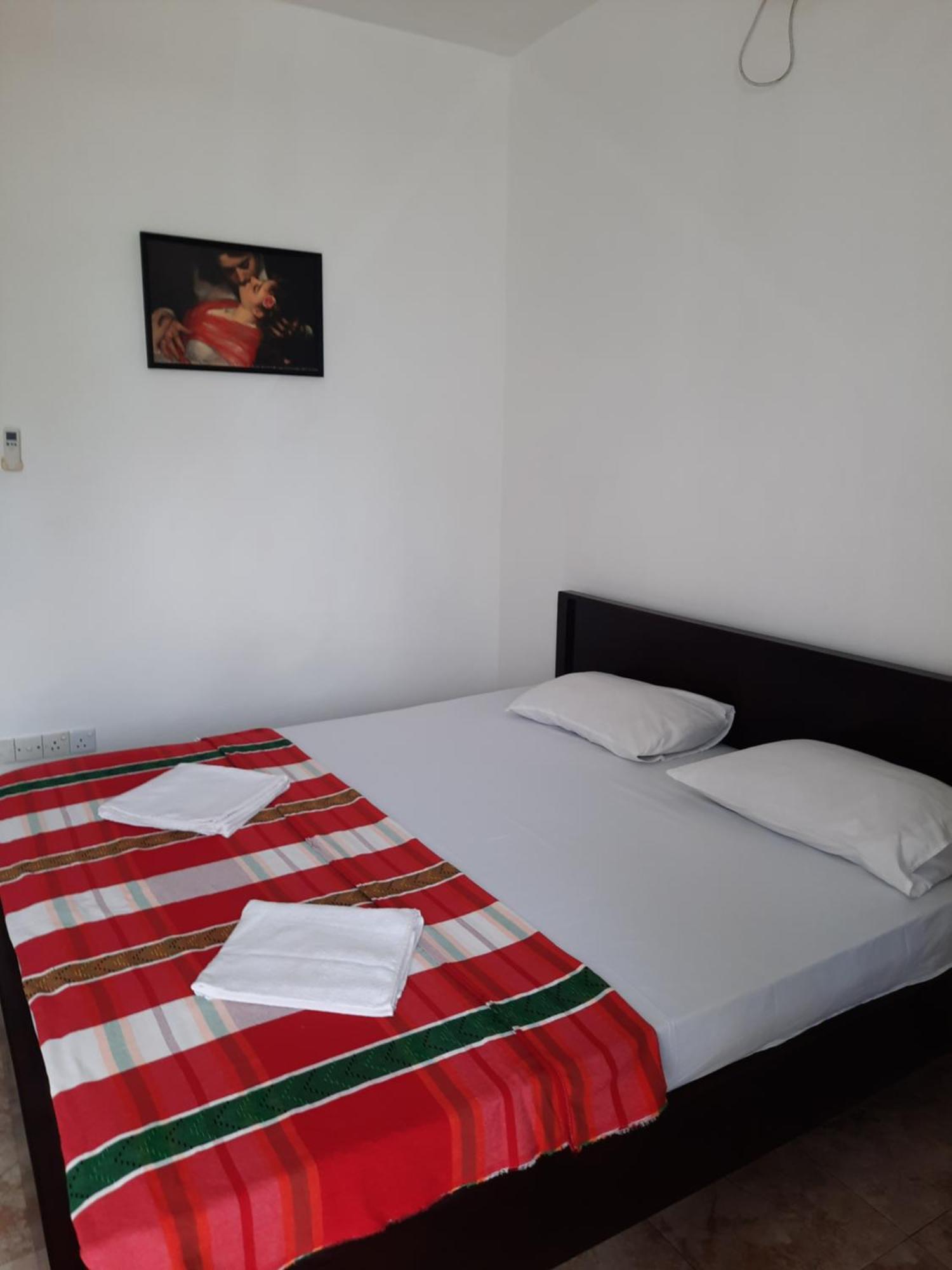 White Surfing Beach Resort Unawatuna Dış mekan fotoğraf
