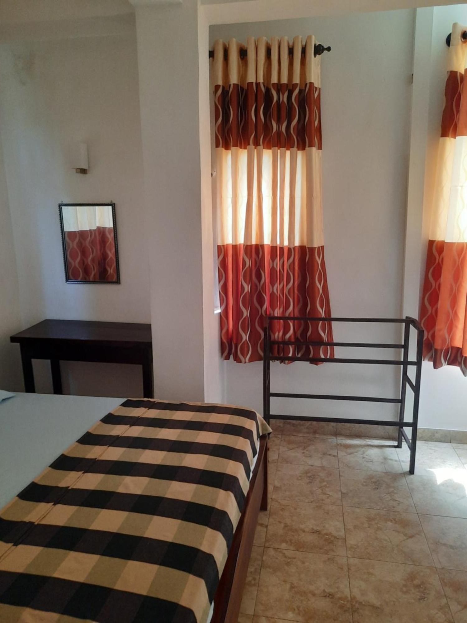 White Surfing Beach Resort Unawatuna Dış mekan fotoğraf