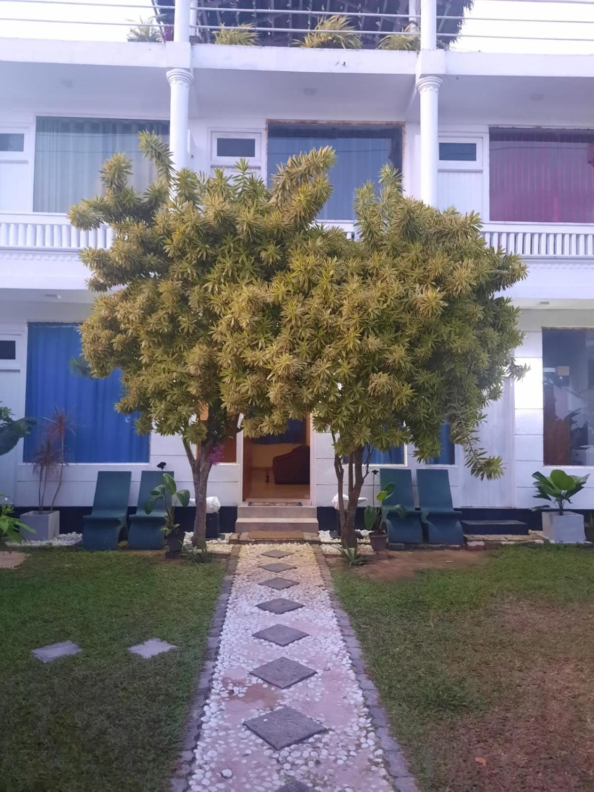 White Surfing Beach Resort Unawatuna Dış mekan fotoğraf